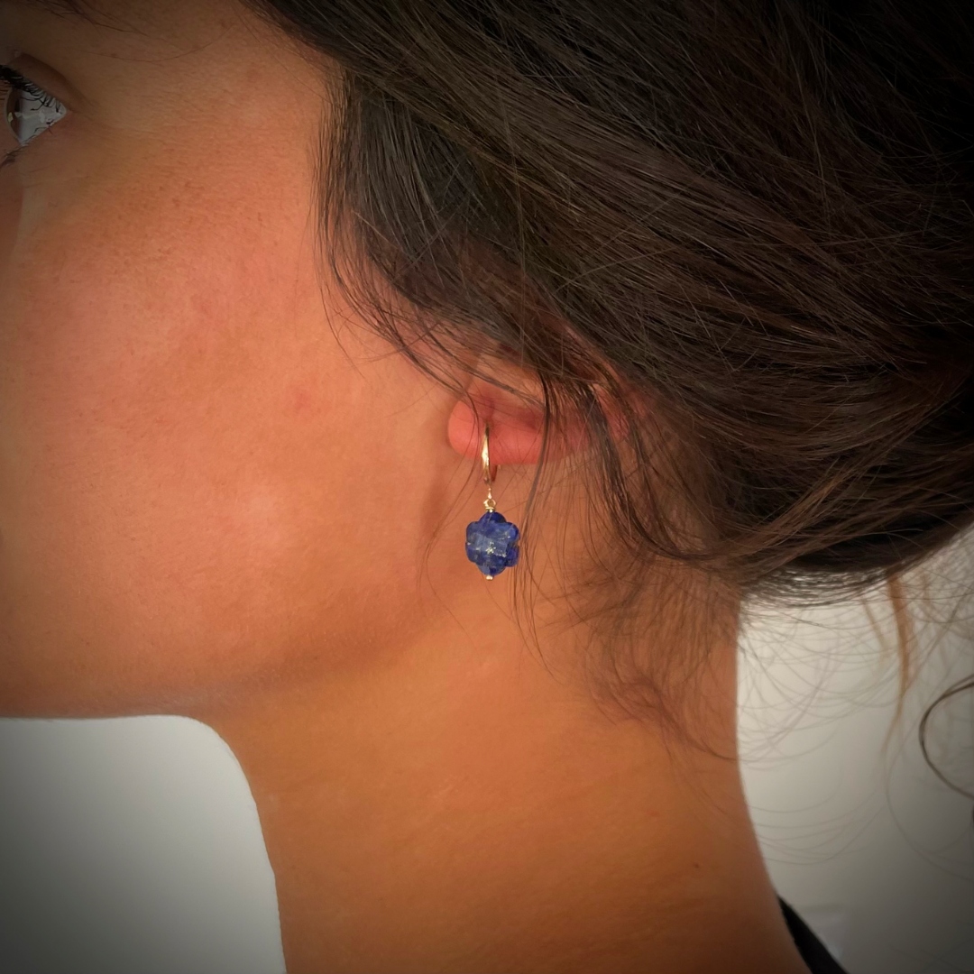 Omoa Lapis Lazuli Flower Hoops