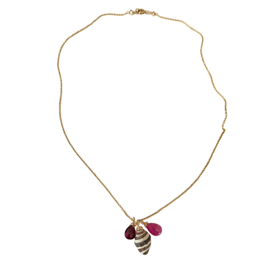 Nunu Sapphire Shell Necklace