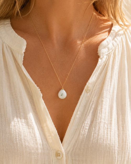 Akuha  Quartz solaire Collier
