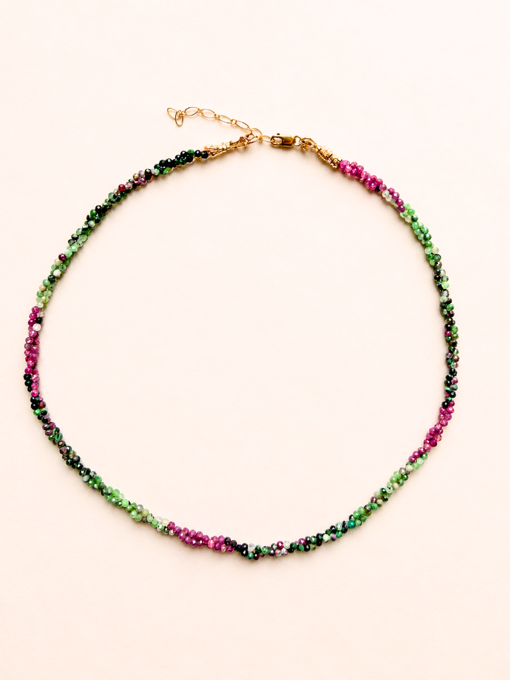 Collier double rang en rubis zoïsite