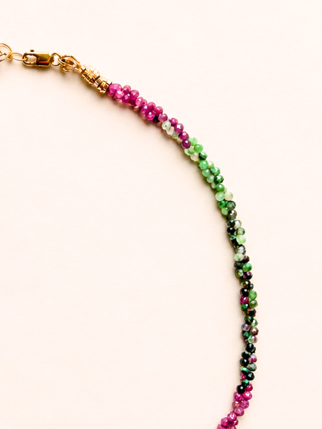 Collier double rang en rubis zoïsite