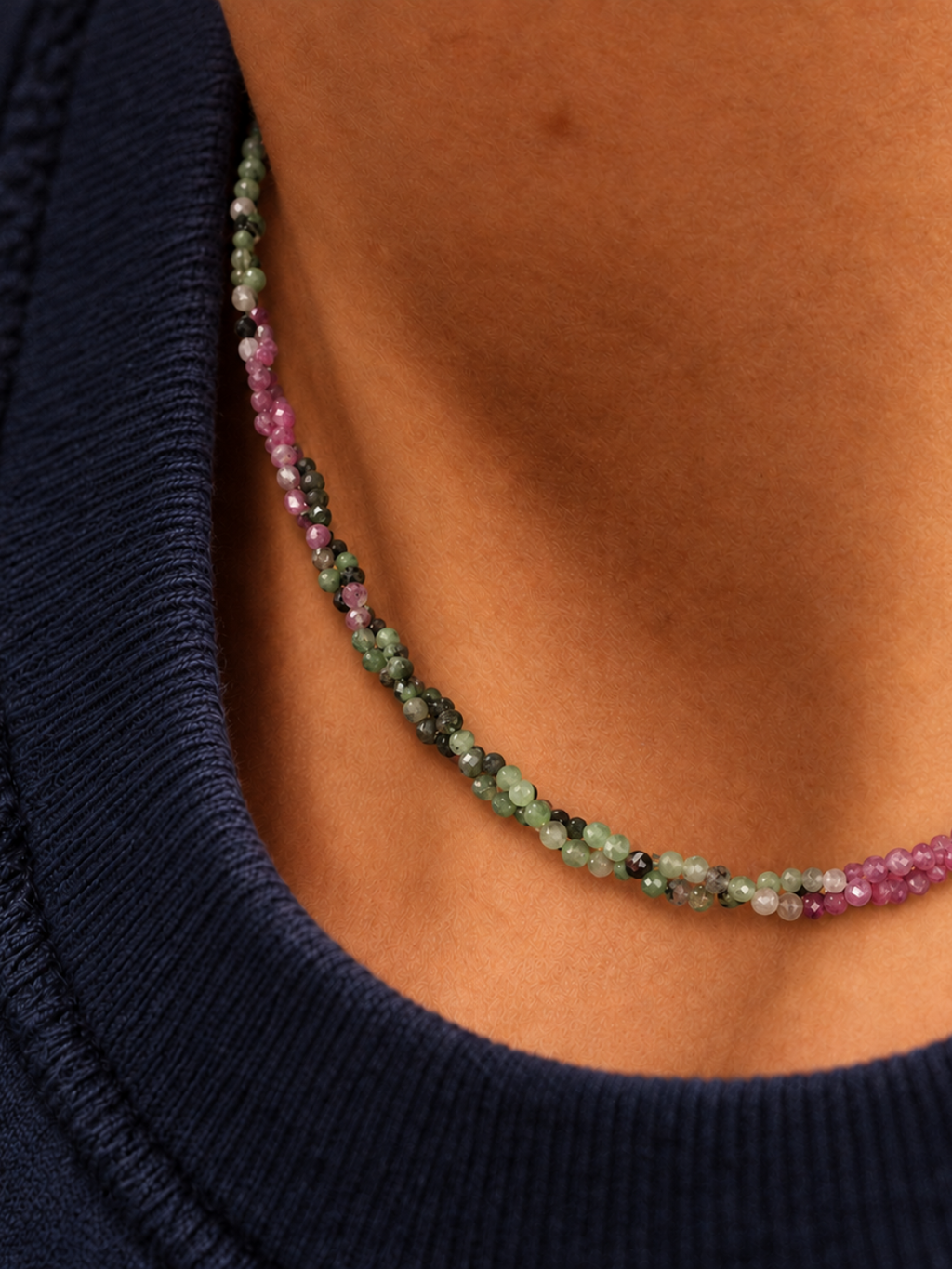 Collier double rang en rubis zoïsite